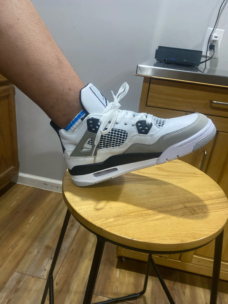 Panda Low’s & Jordan 4’s Seller